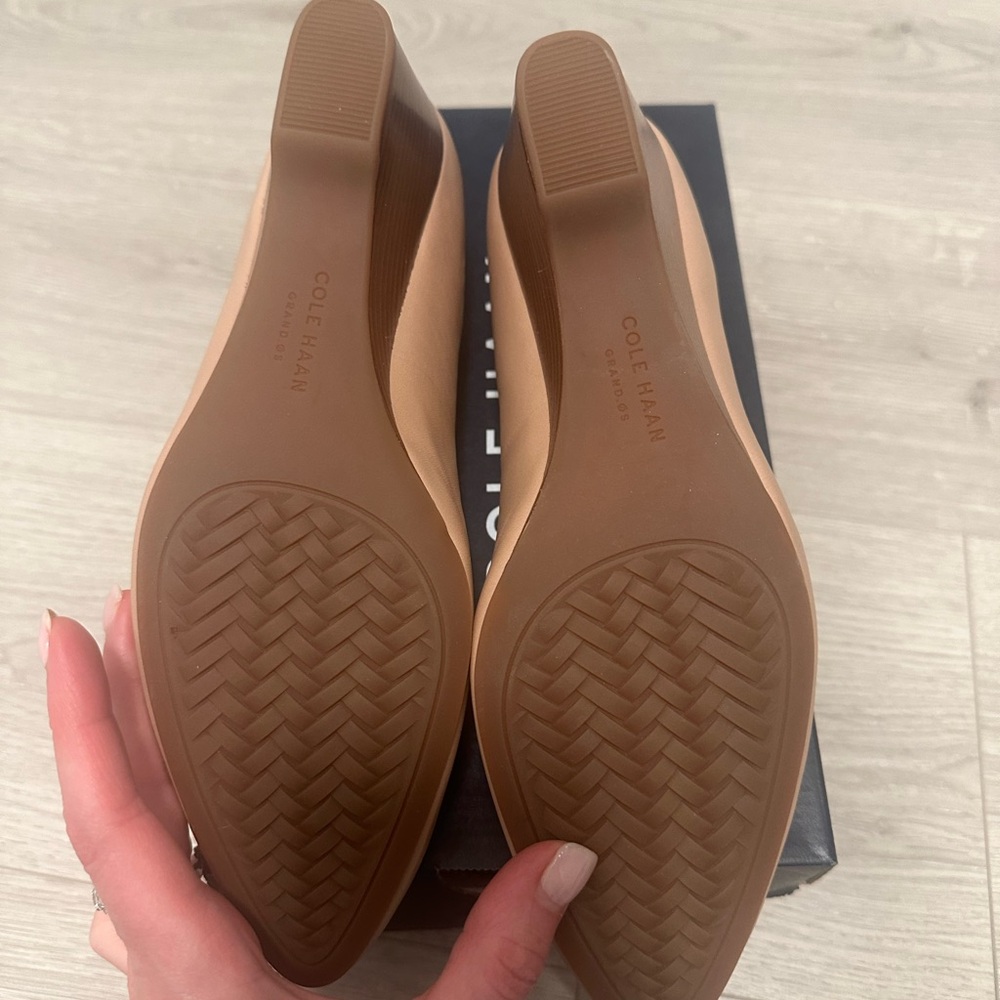 Cole Haan Women's Tan wedges